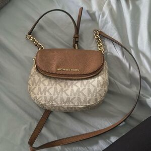 MICHAEL MICHAEL KORS Ivory/Tan Signature Coated Canvas and Leather Crossbody Bag